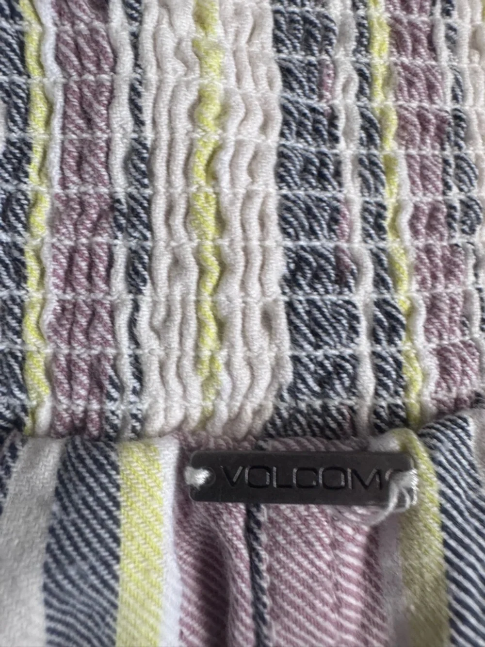 Women’s Volcom Striped Sleeveless Romper size 8 medium - Picture 6 of 7